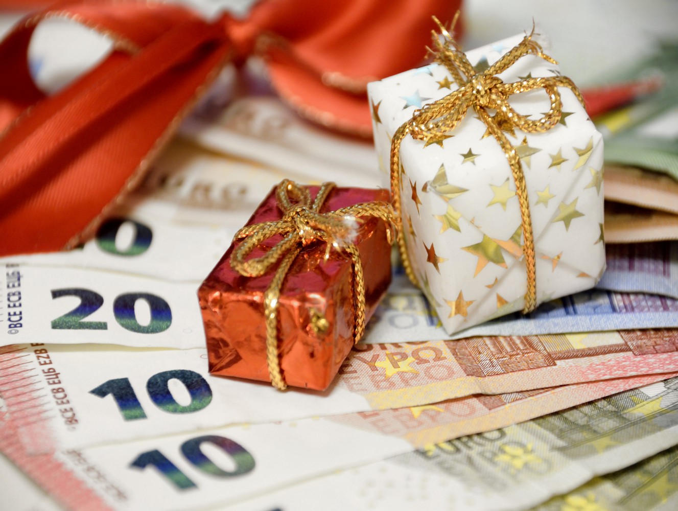 Prime De Noël Que Cinq Cents Euro Argent Dans Une Enveloppe Et La